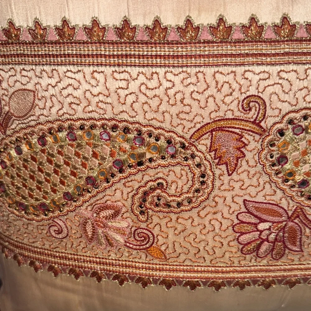 Embroidered Beige Pillow with Paisley Design - Picture 4 of 12